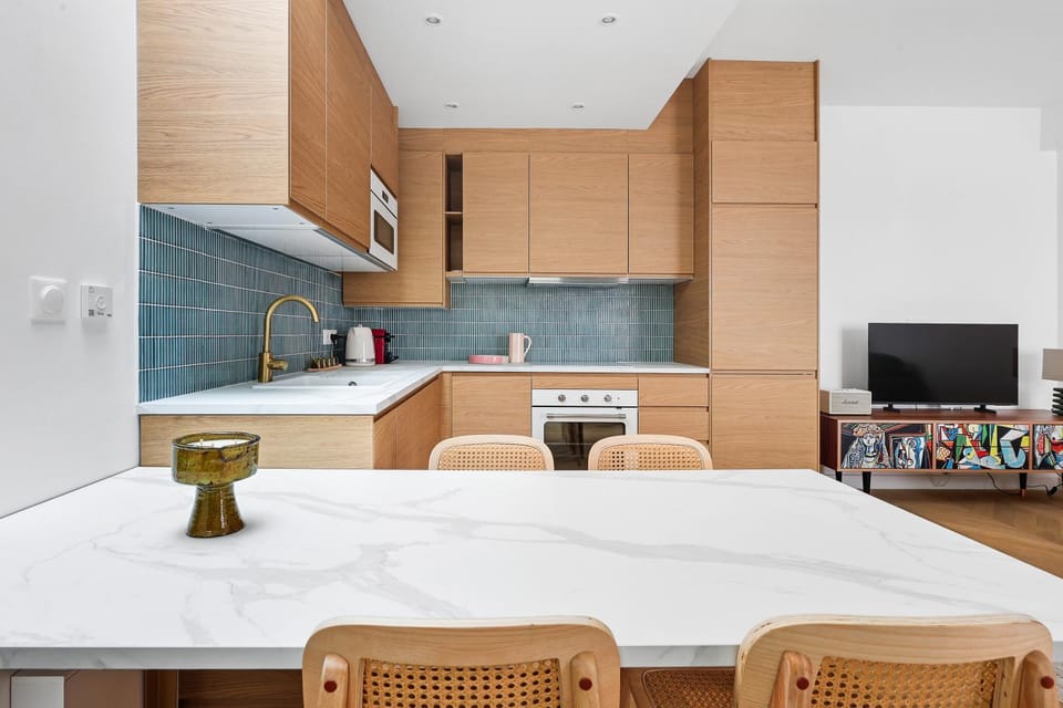 Kitchen or kitchenette