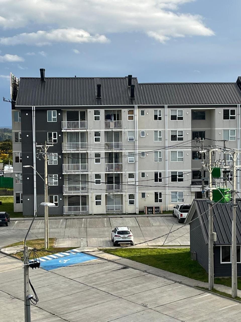 Neighbourhood, Location