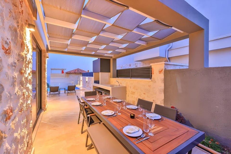 Seating area, Dining area, Evening entertainment