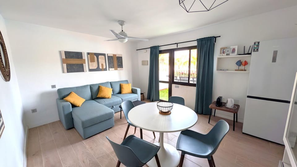 Living room, Dining area, internet