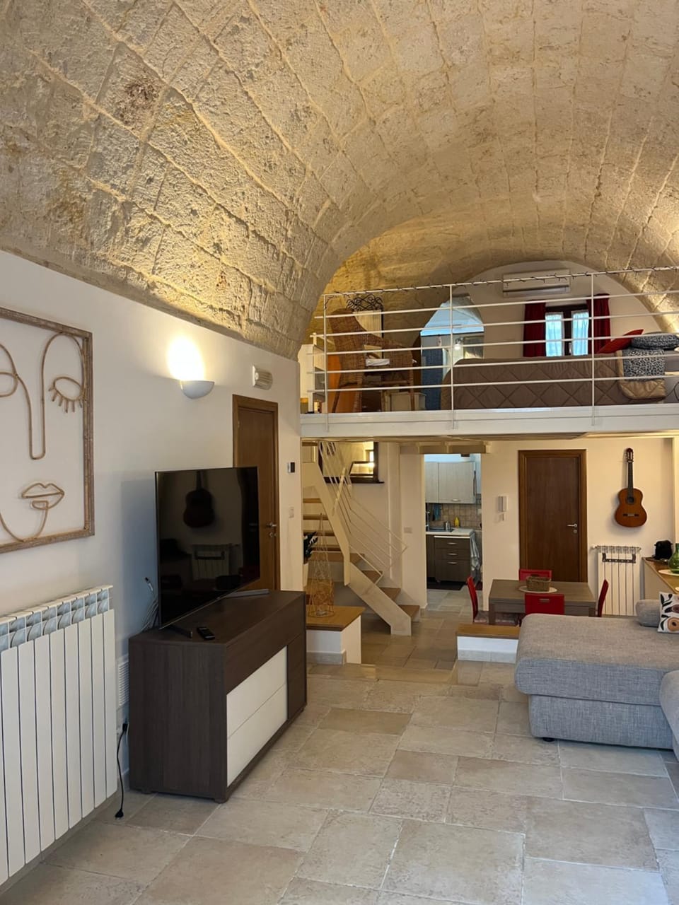 Communal lounge/ TV room