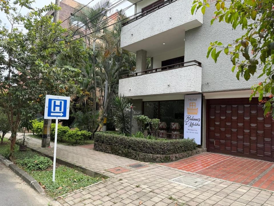 Property building, Day, Street view, Parking