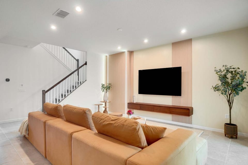 Communal lounge/ TV room, Living room