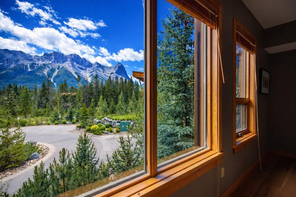 Spring, Day, Living room, Mountain view