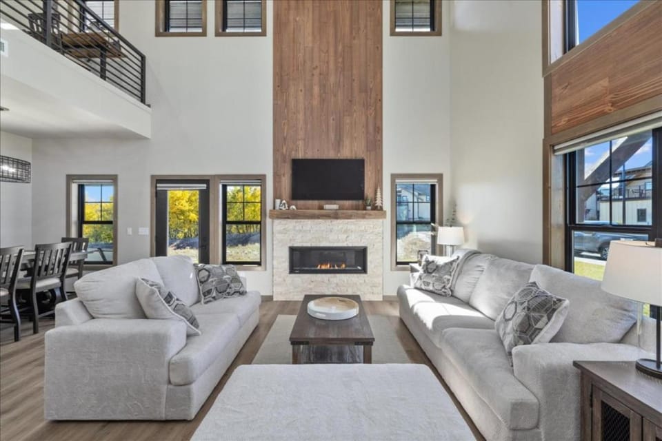 Beartooth Mountain Lodge House in Red Lodge