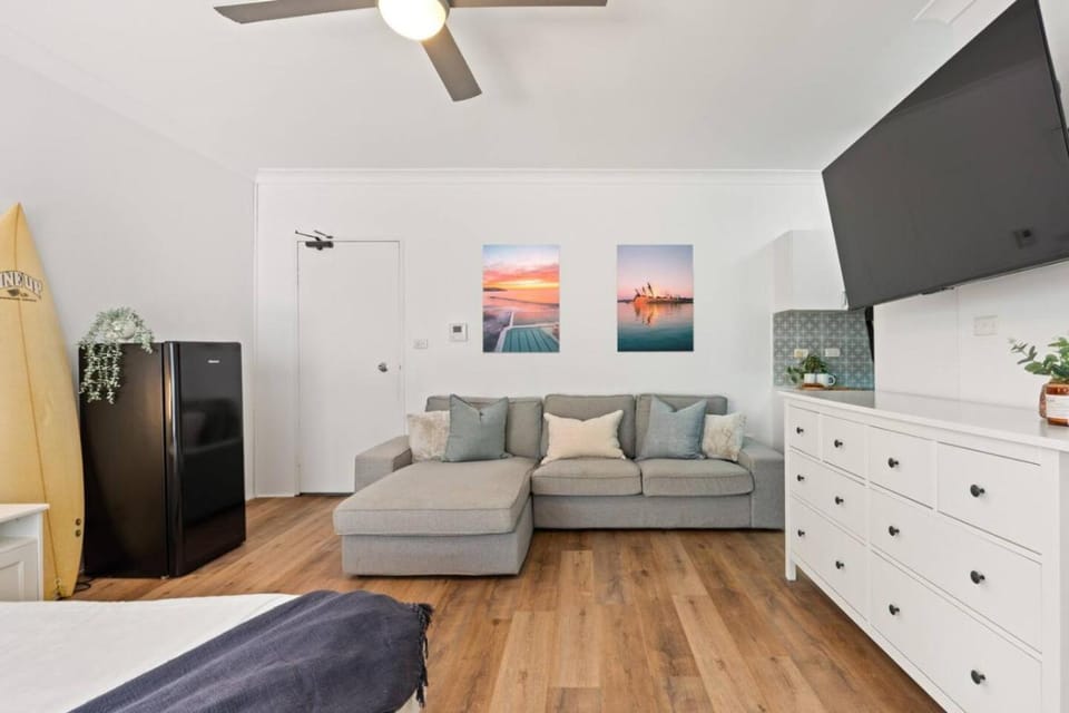 Spacious Bondi Studio With Large Private Terrace Apartment in Sydney