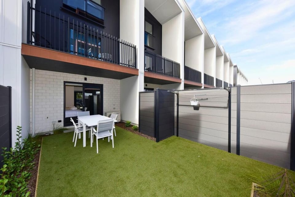 Central 2BR Townhouse Close to Te Kaha Stadium House in Christchurch