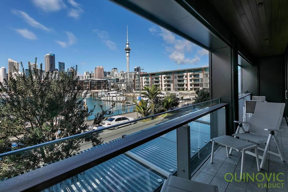 Balcony/Terrace, City view