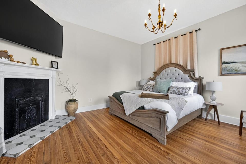 Midtown Macon Suite with Private Parking Apartment in Macon