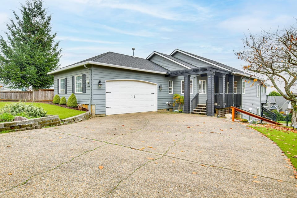 3 Mi to Dtwn Salem Cozy Gem with Sunroom! House in Salem