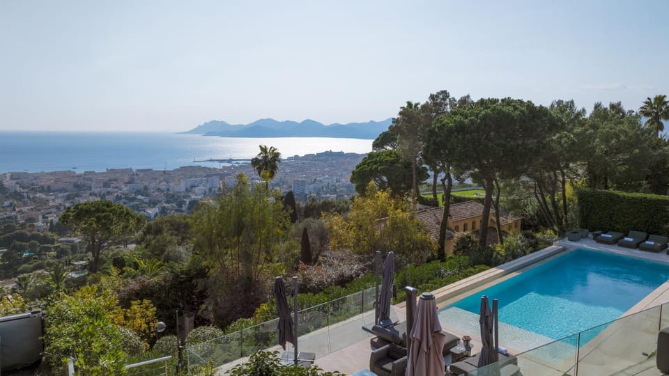 Natural landscape, Pool view, Sea view, sunbed