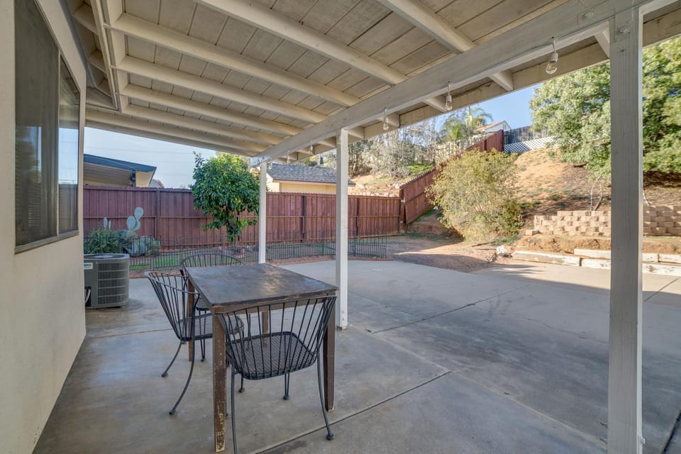 Home 8 Mi to Dtwn Riverside: Families Welcome! House in Moreno Valley