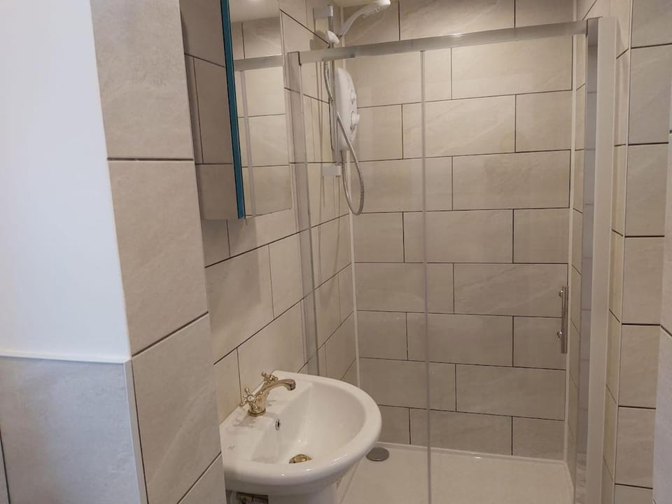 Work Stay Portsmouth - Parking & WiFi - Ideal Contractors Apartment in Portsmouth