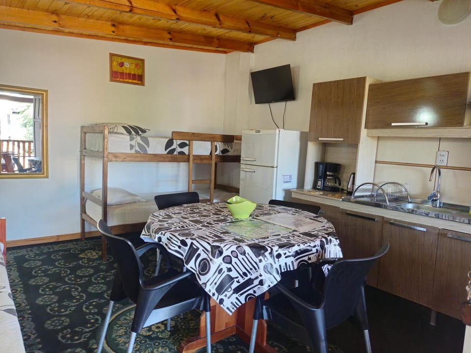 TV and multimedia, Kitchen or kitchenette, Dining area