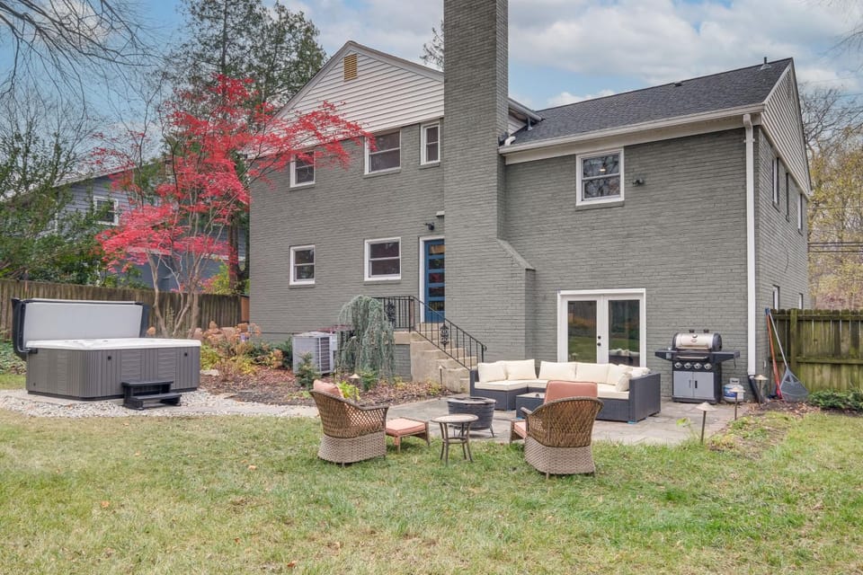 Upscale Family Retreat Near DC & Georgetown! House in North Bethesda