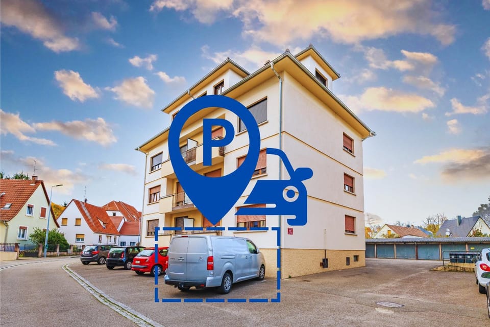 Property building, Day, Neighbourhood, Location, Parking