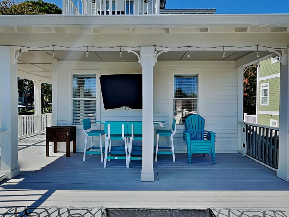 Saltwater Retreat House in South Walton County