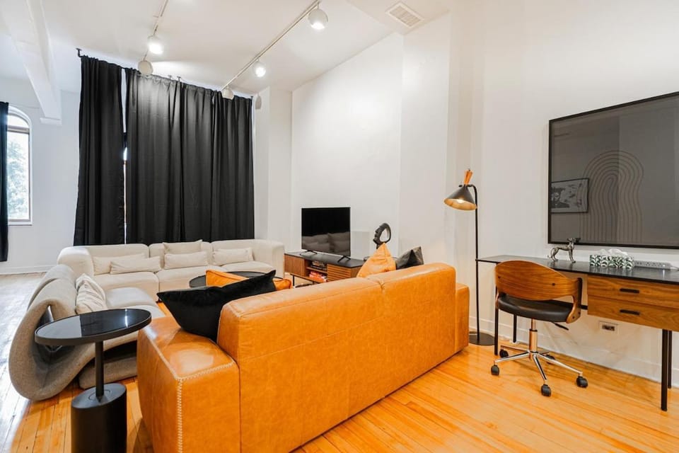 Loft Spacieux Down Town Apartment in Montreal