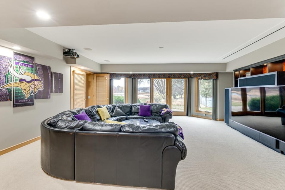 Luxe Long Lake Home w/ Pool, Game Room & Courts! Villa in Minnesota