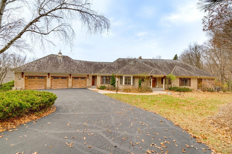Luxe Long Lake Home w/ Pool, Game Room & Courts! Villa in Minnesota