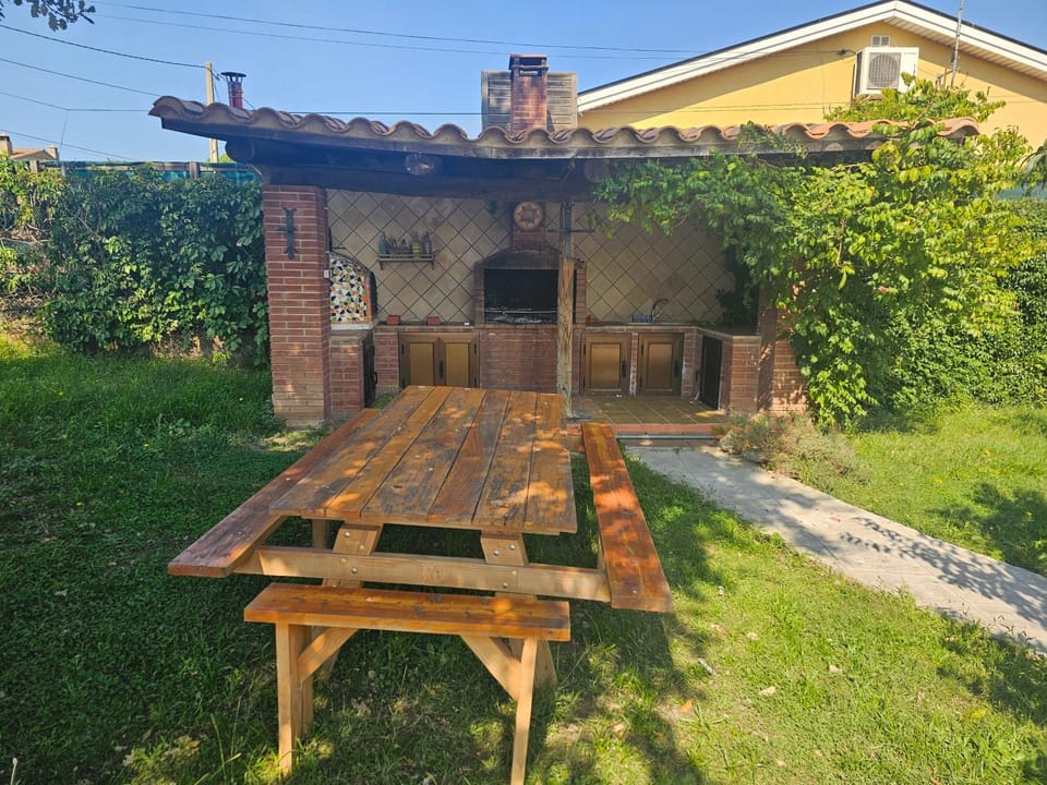 Patio, BBQ facilities, Garden, Garden, Dining area, Garden view