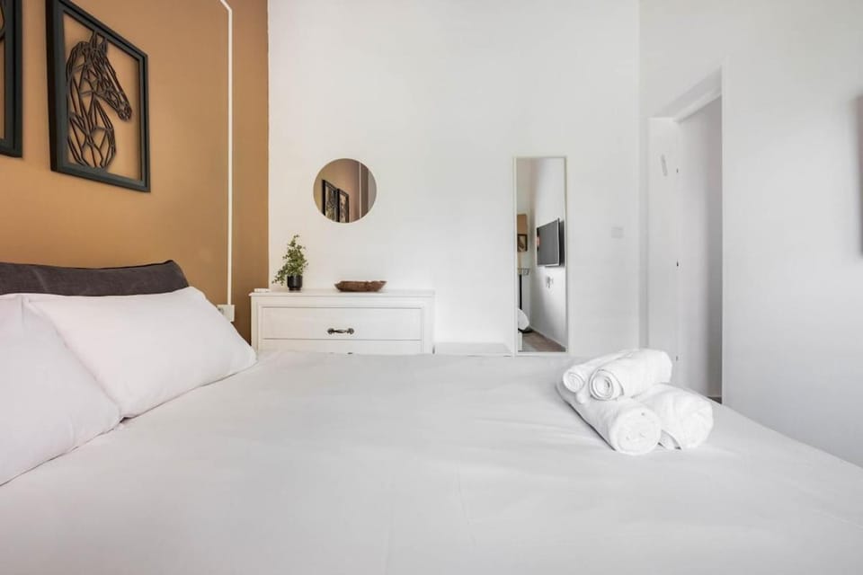 SkyLine 2BR 2RR Duplex Penthouse Apartment in Tel Aviv-Yafo