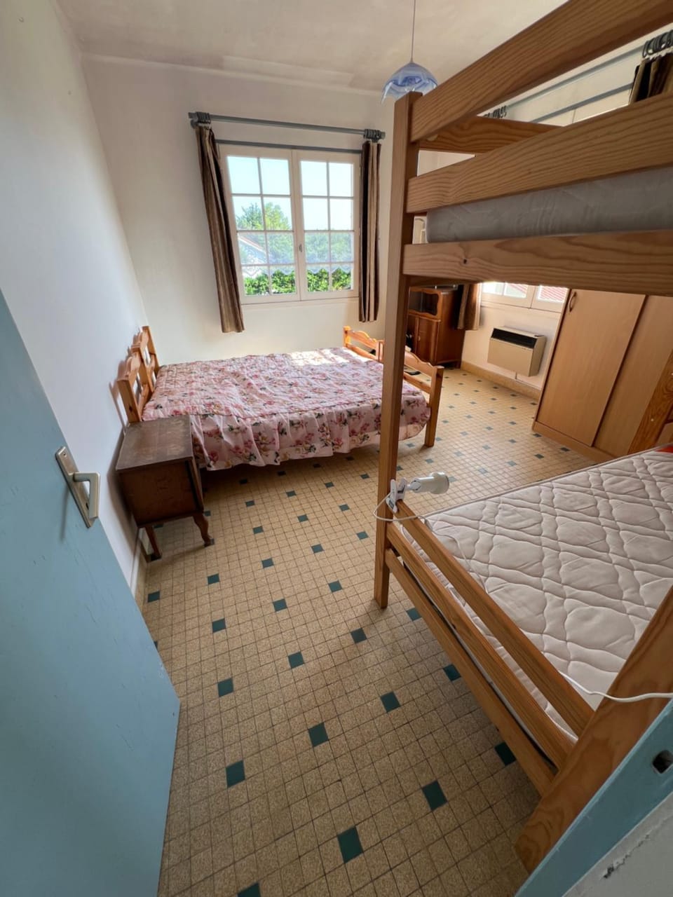 Bed, Photo of the whole room, Bedroom, bunk bed