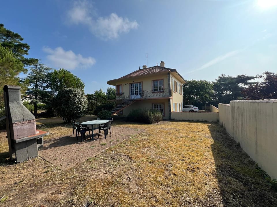 Property building, Garden, Garden view