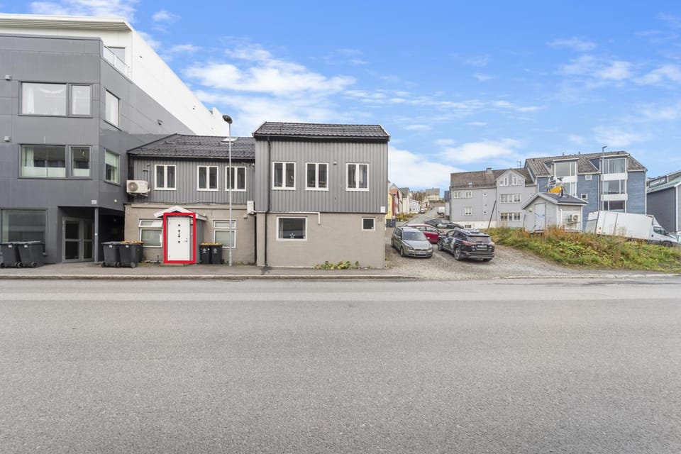 Facade/entrance, Street view