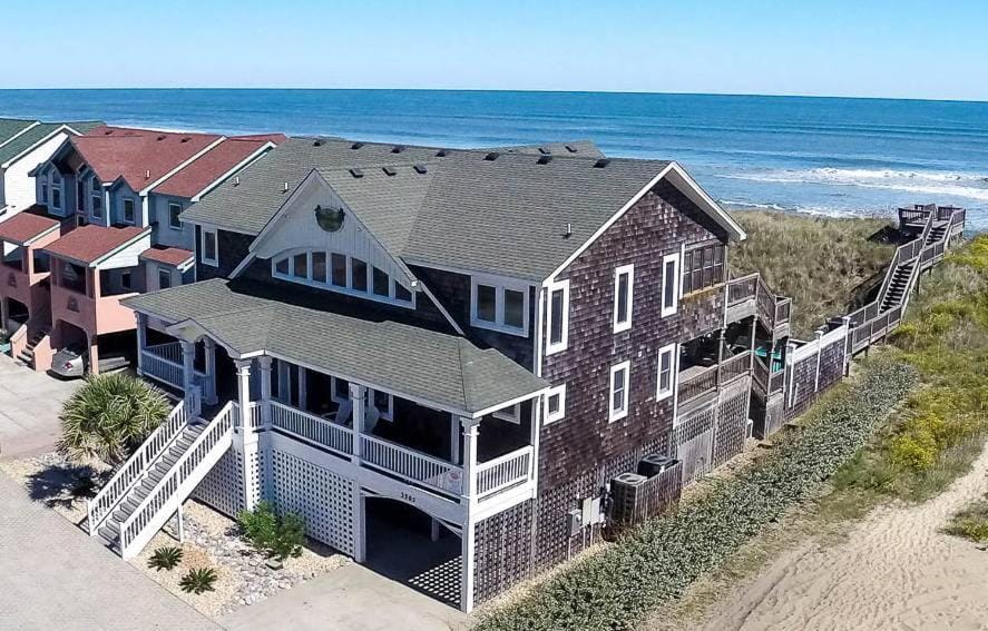 The Good Life - Nags Head MP 11, Oceanfront, Elevator, Pool w/Waterfall, Hot Tub, Pets OK, Flex Stays House in Nags Head