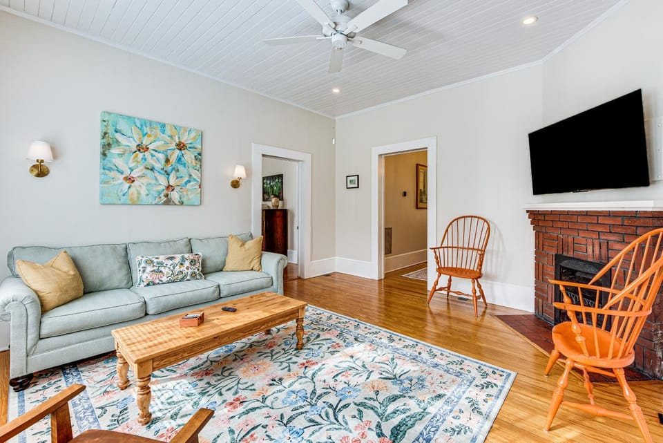 Thomasville Cottage: Walk to Historic Downtown! House in Thomasville
