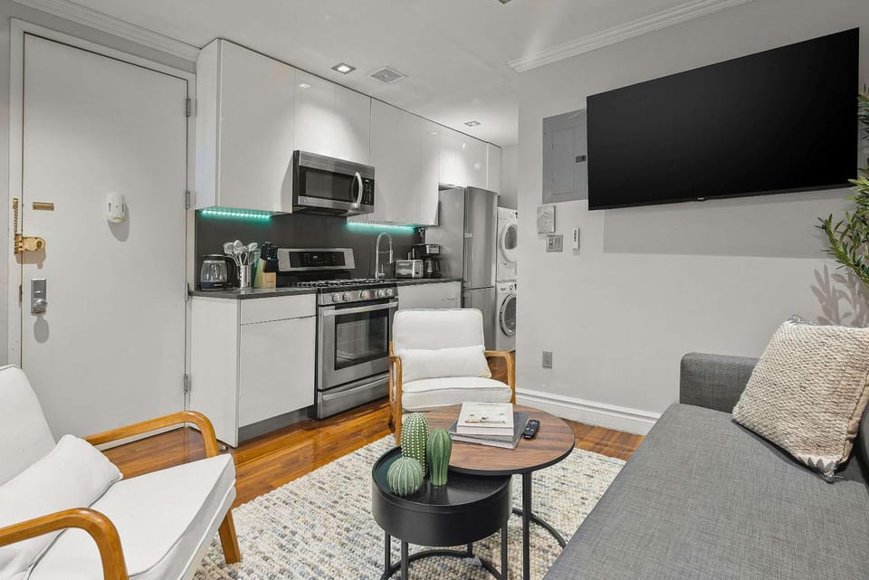 Sleek Midtown East Stay Near Everything Apartment in Midtown