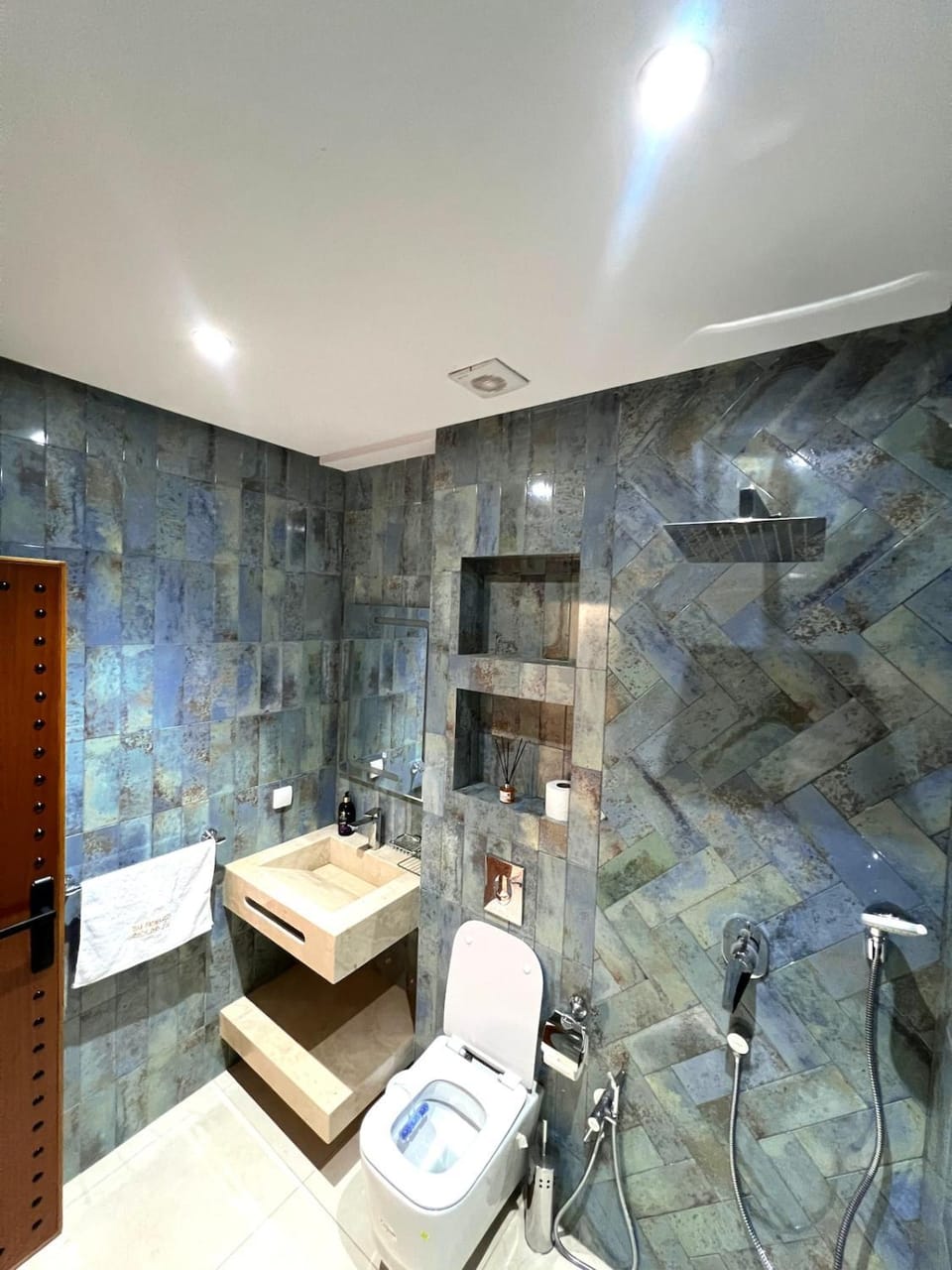 Shower, Bathroom, towels
