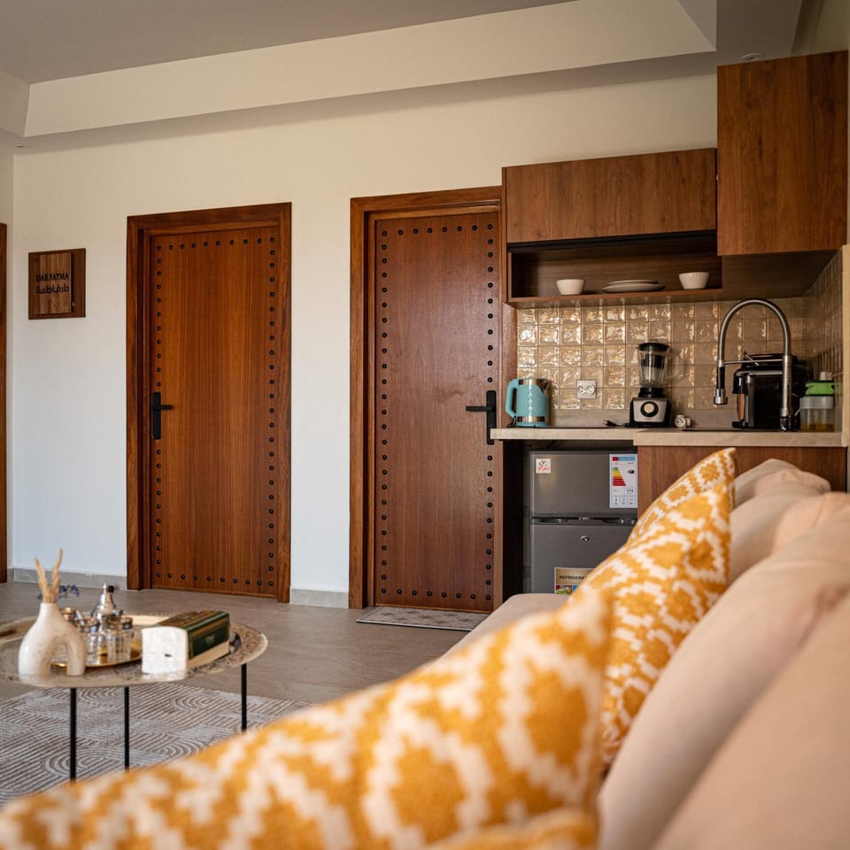 Kitchen or kitchenette, Living room, Seating area, Dining area, minibar, stove, Internal: Not applicable to any particular room