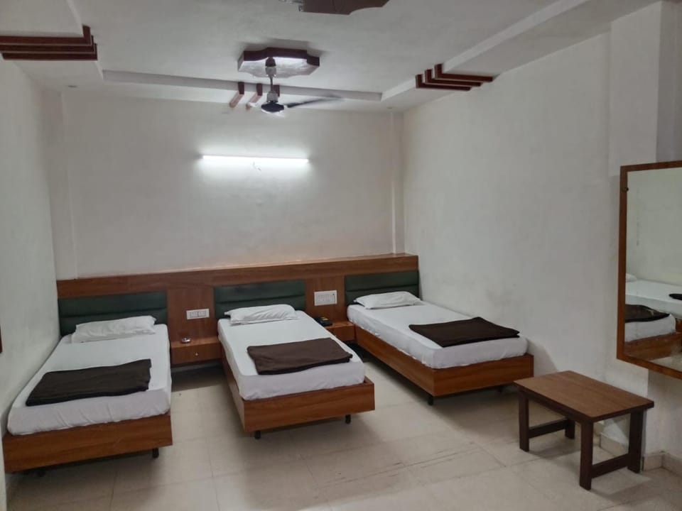 Bed, Photo of the whole room, Bedroom, air conditioner