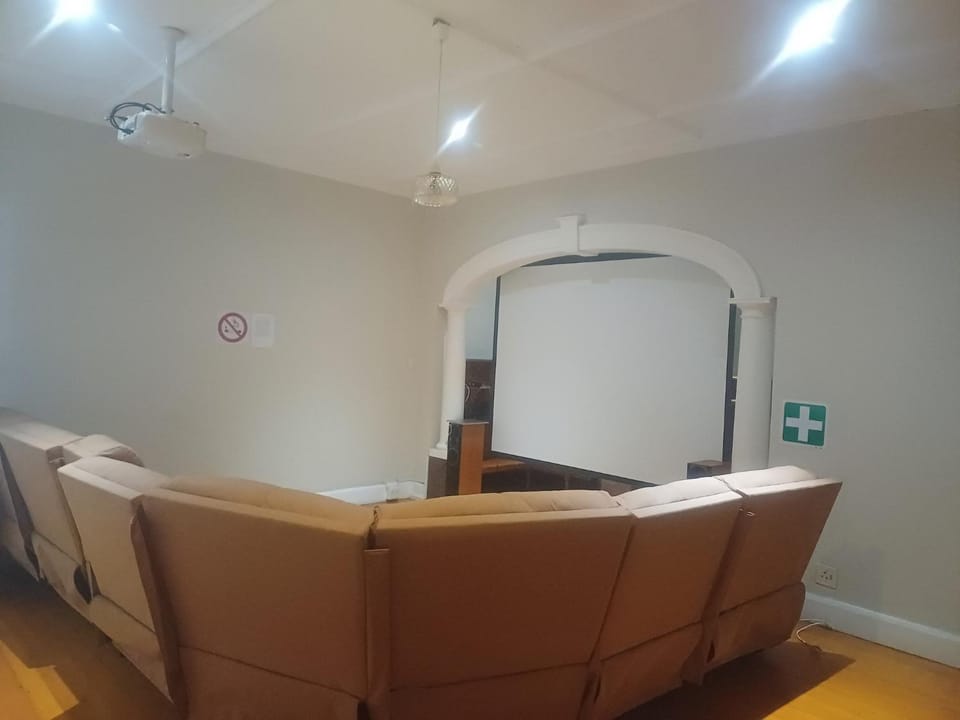 Communal lounge/ TV room