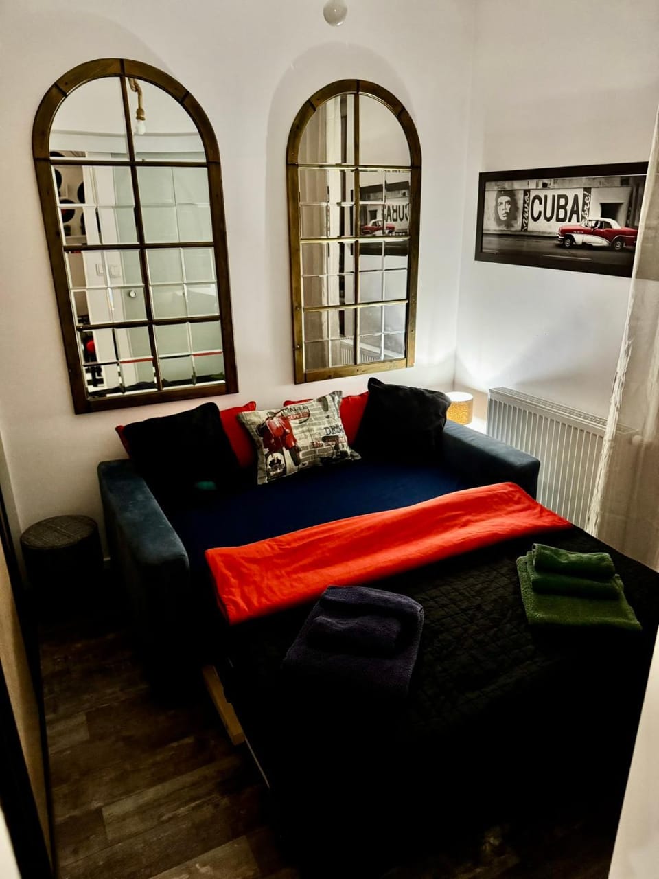 Bed, Seating area, Bedroom