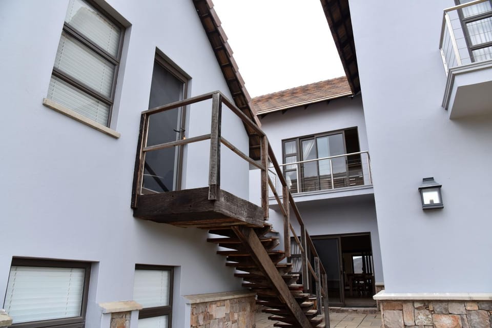 Highlands Retreat Loft Unit in Highland Gate Golf and Trout 1135 Apartment in South Africa