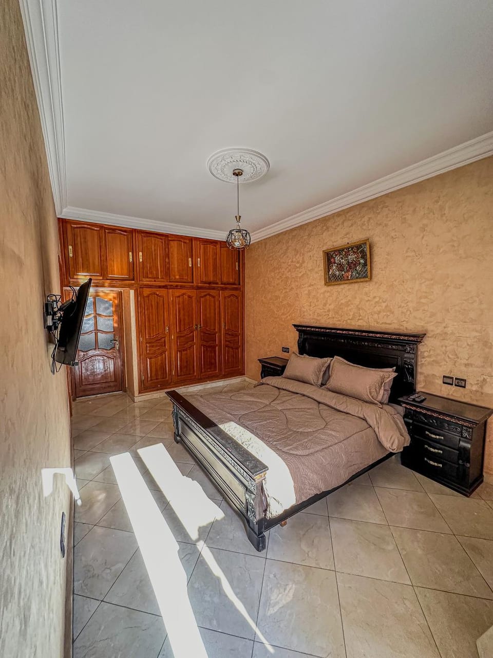 Bed, Living room, Bedroom