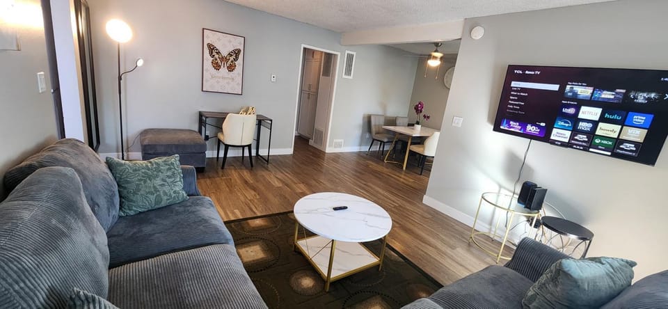 Cozy 2bdr Beach home Apartment in Huntington Beach