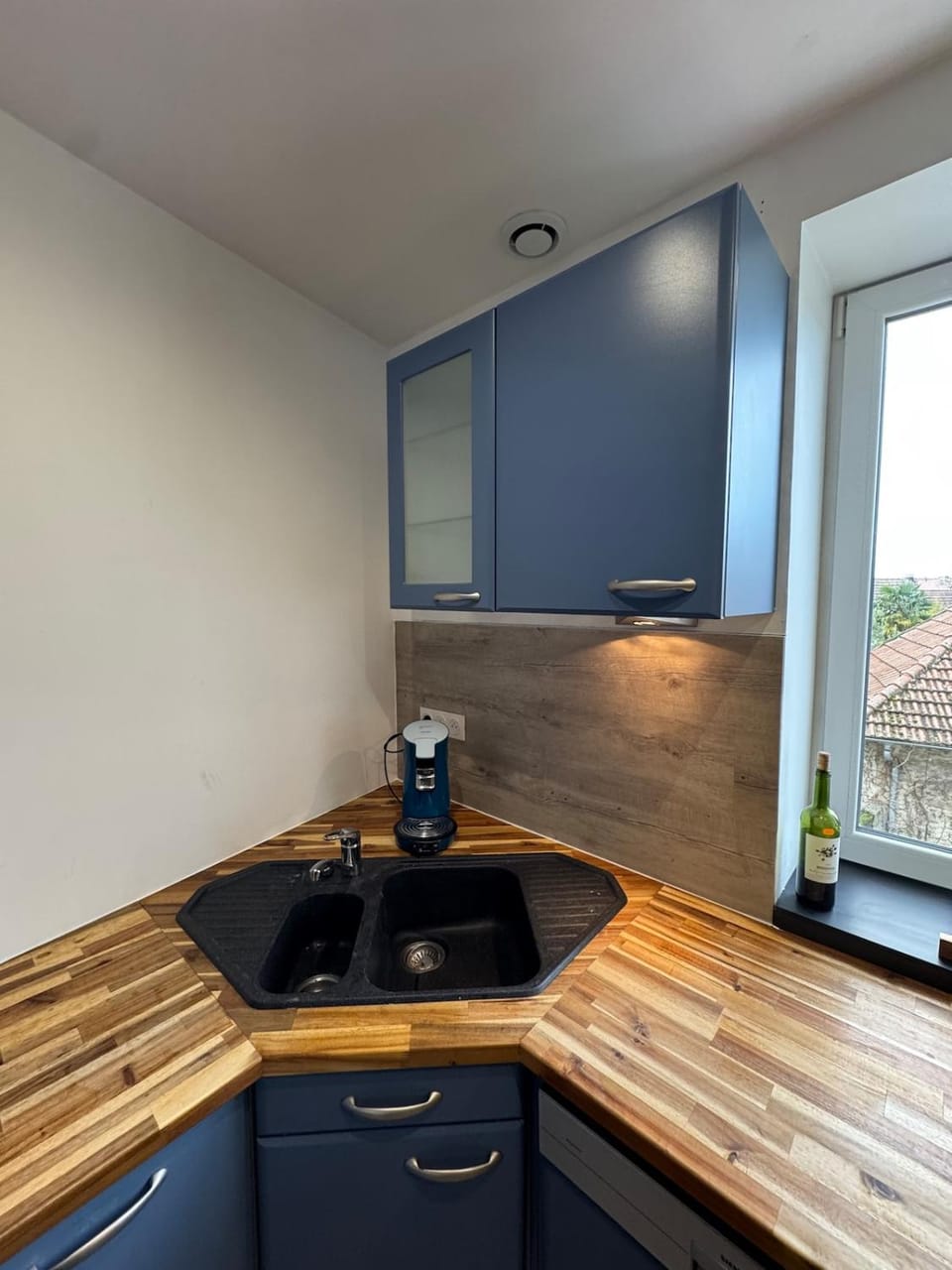 Kitchen or kitchenette, stove