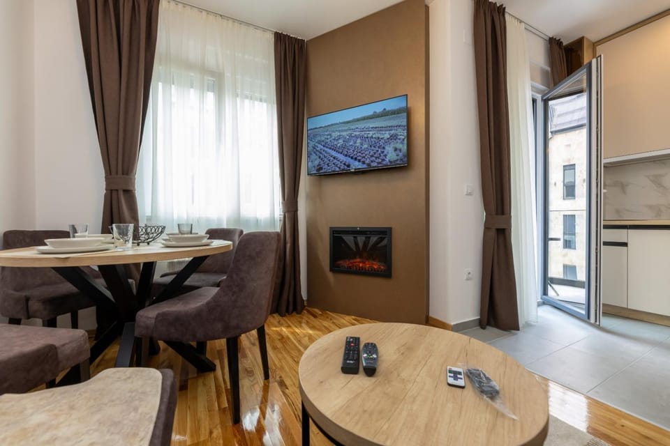 TV and multimedia, Balcony/Terrace, Living room, Dining area