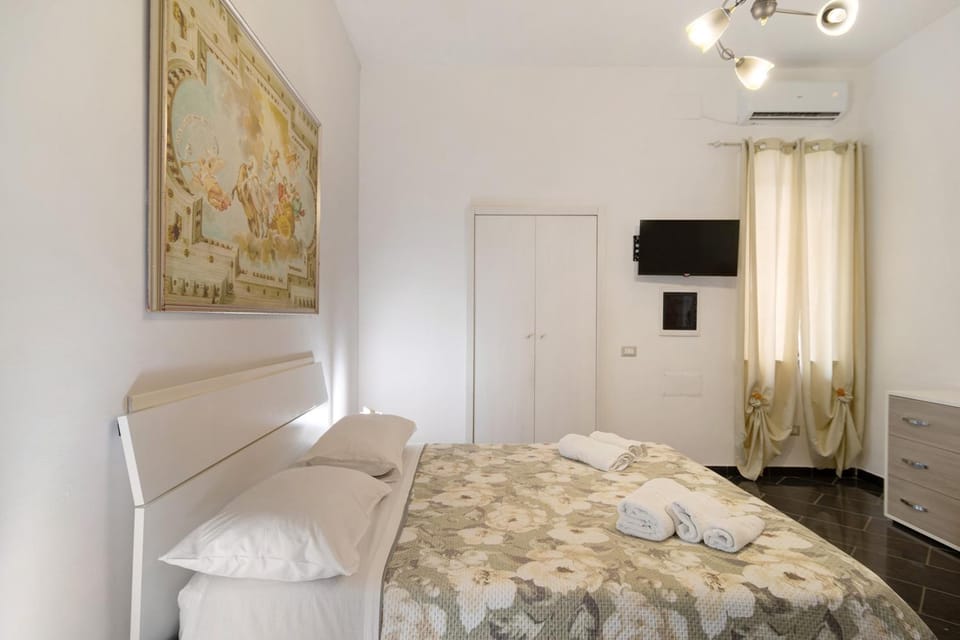 Living room, Bedroom
