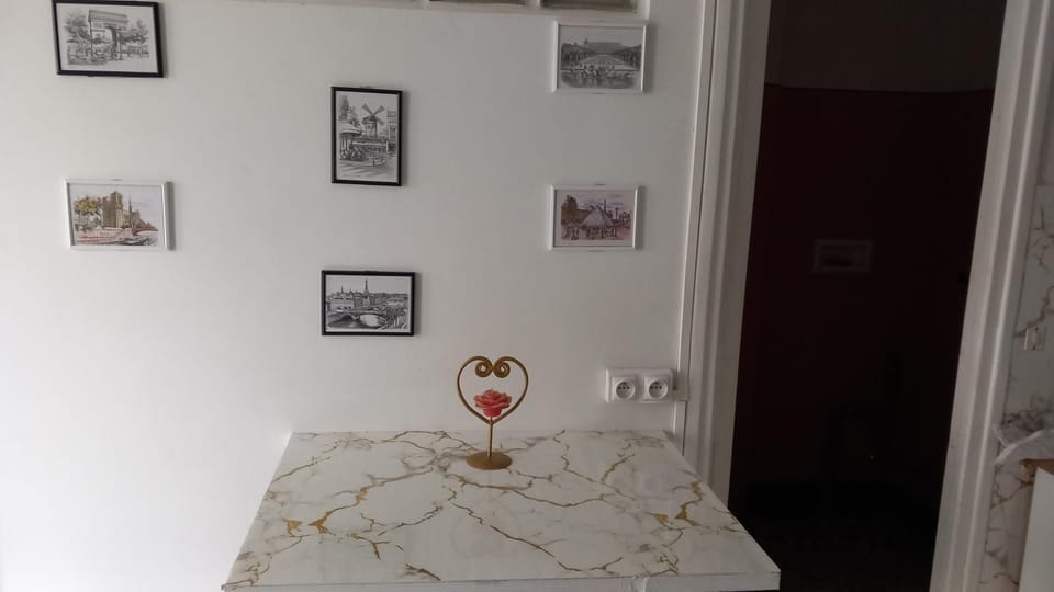 Decorative detail, minibar