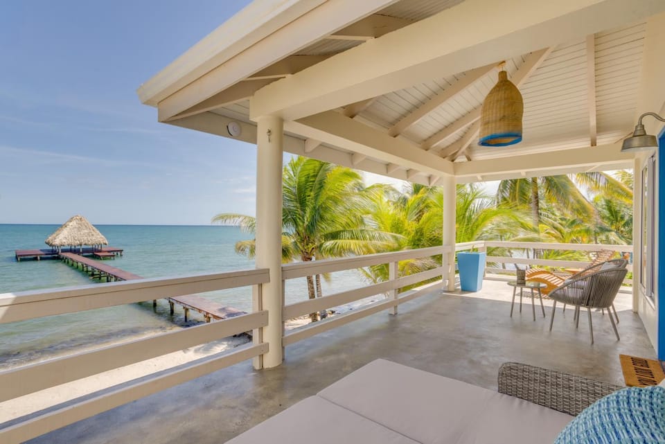 View (from property/room), Seating area, Sea view