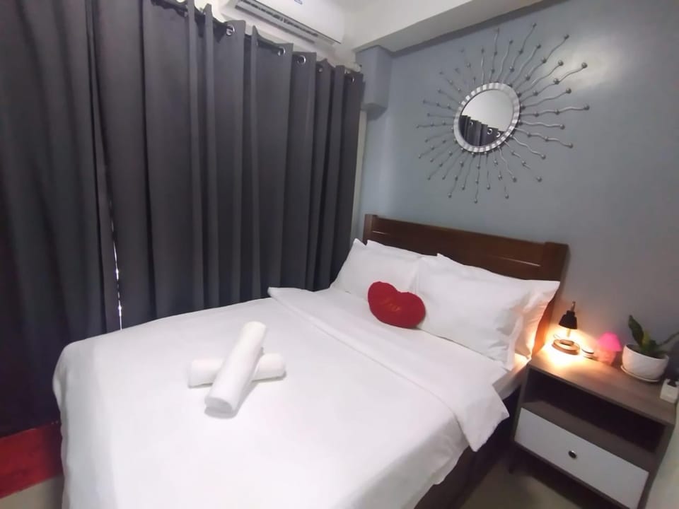 Shore Residences at Mall Of Asia Complex - by Staycation Empire Apartment in Pasay