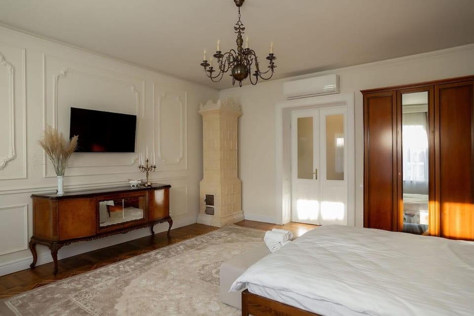 TV and multimedia, Bedroom, wardrobe, air conditioner