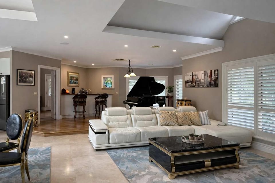 Living room, Seating area