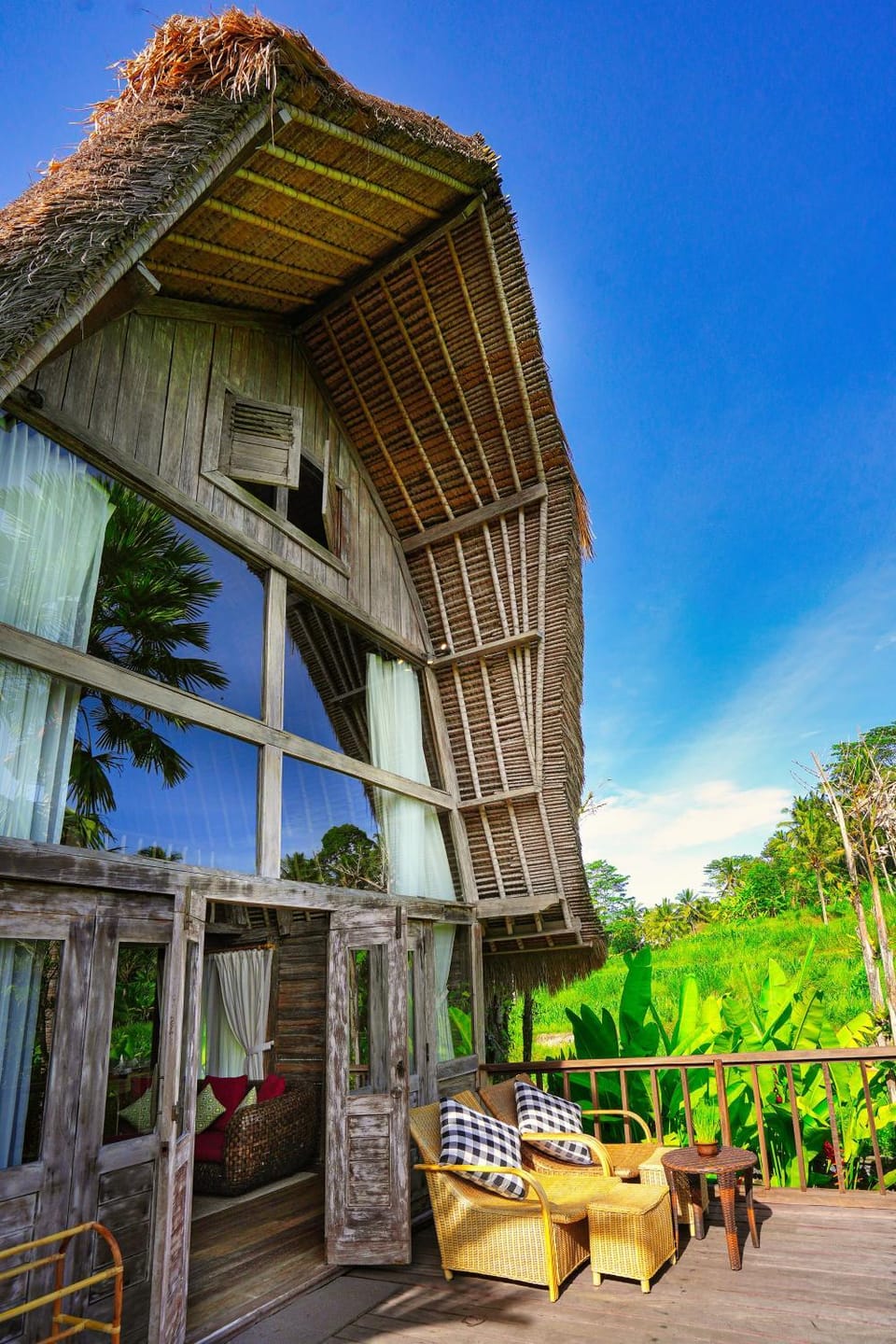 Property building, Patio, Spring, Day, Garden, View (from property/room), Balcony/Terrace, Garden view