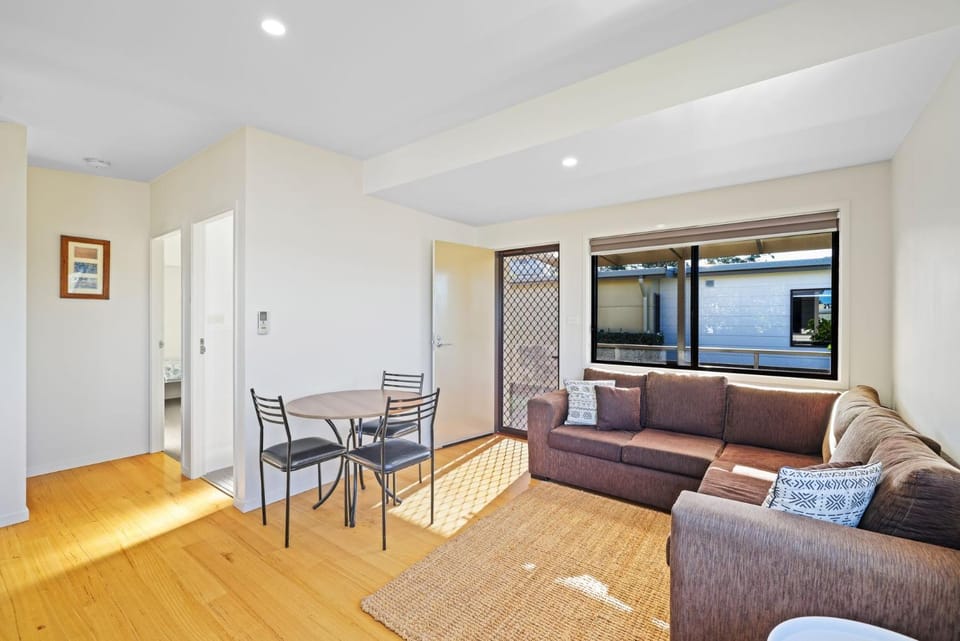 Anglesea Family Bungalow by Book Jervis Bay Villa in Huskisson